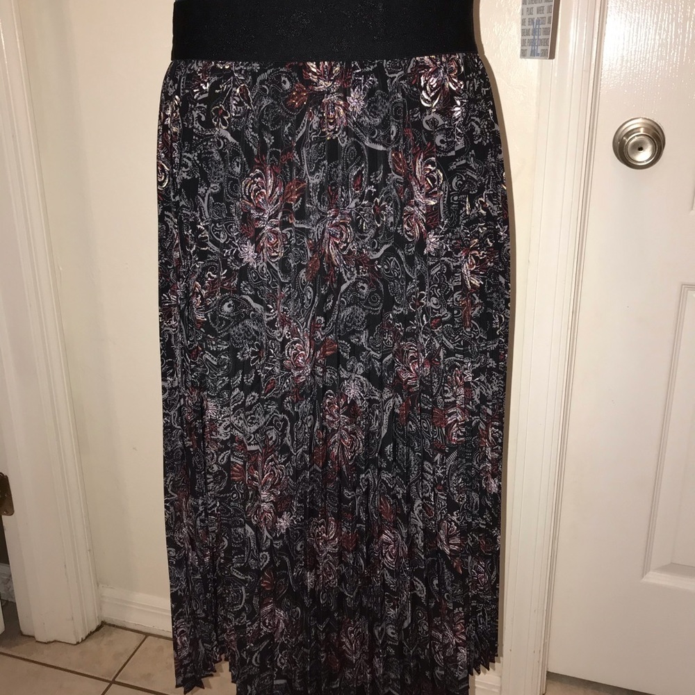 Pleated skirt